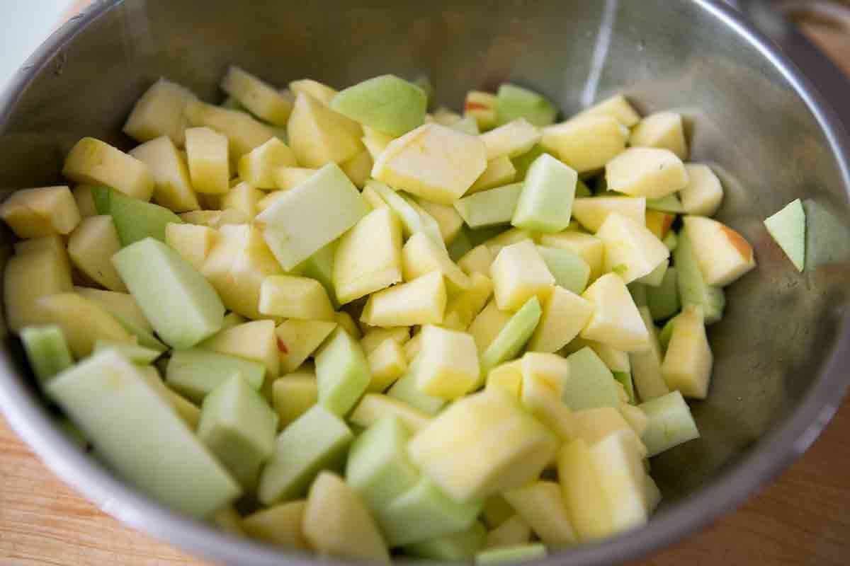 prepping apples for apple cobbler