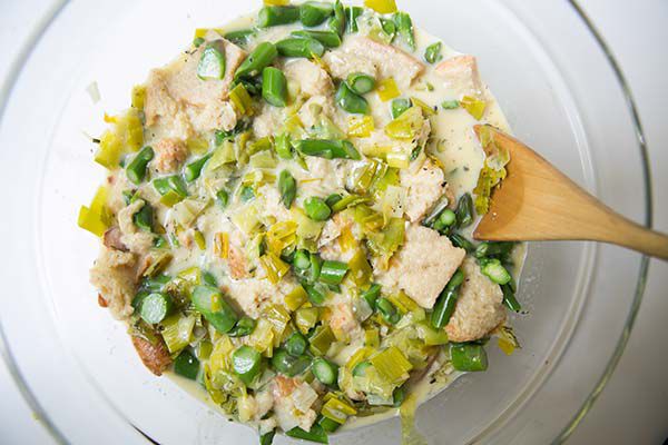 breakfast-casserole-leeks-asparagus-method-600-7