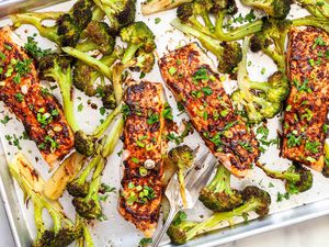 Sheet Pan Salmon with Broccoli - Ring the dinner bell!