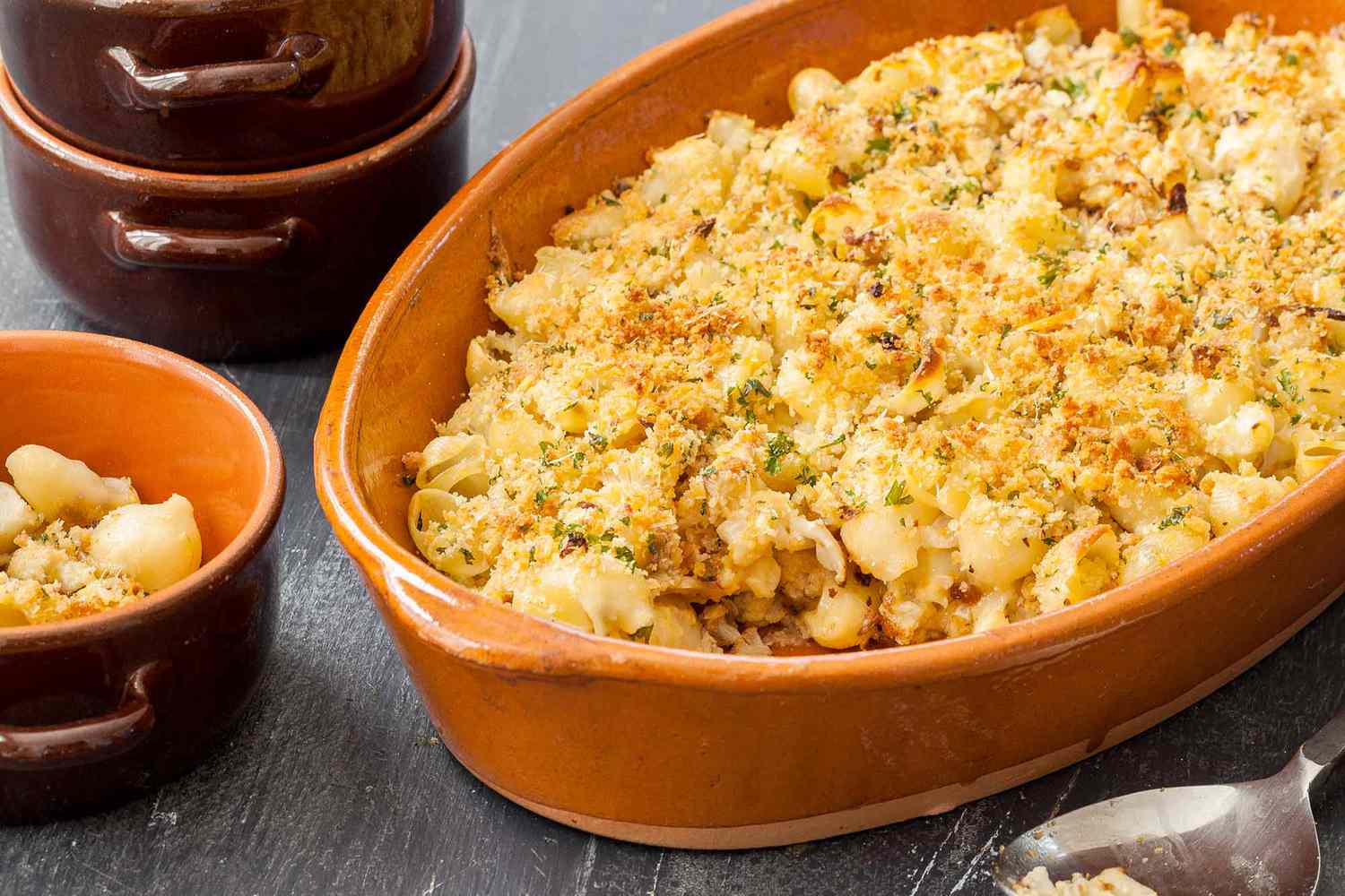 cheesy cauliflower pasta bake 