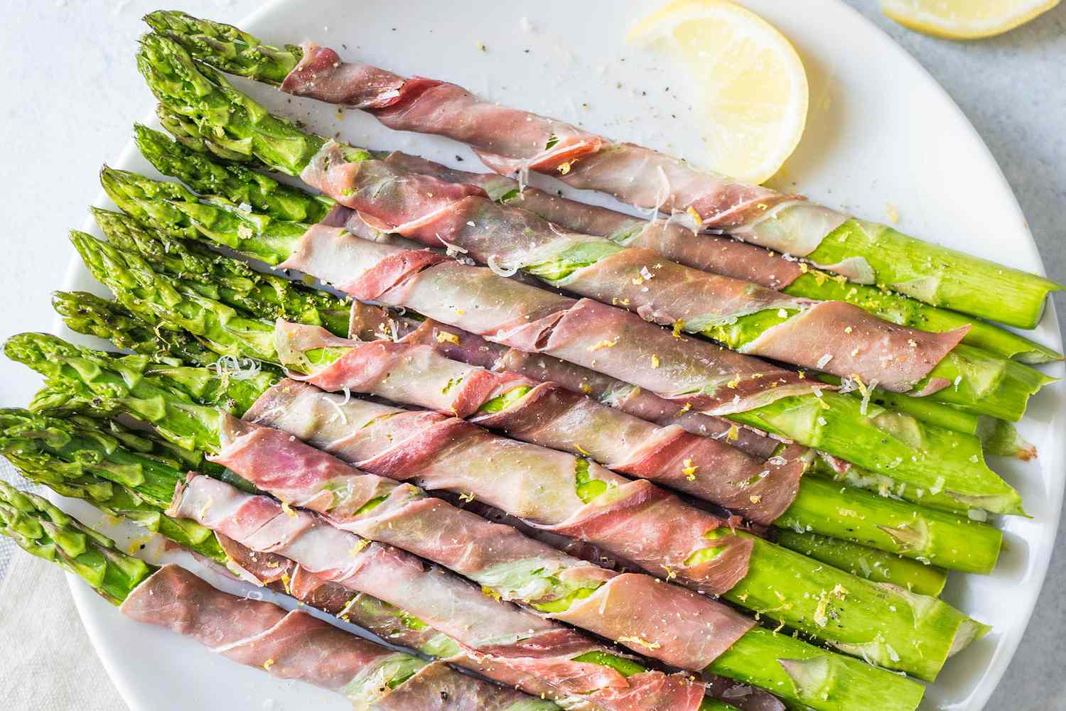 asparagus wrapped with proscuitto