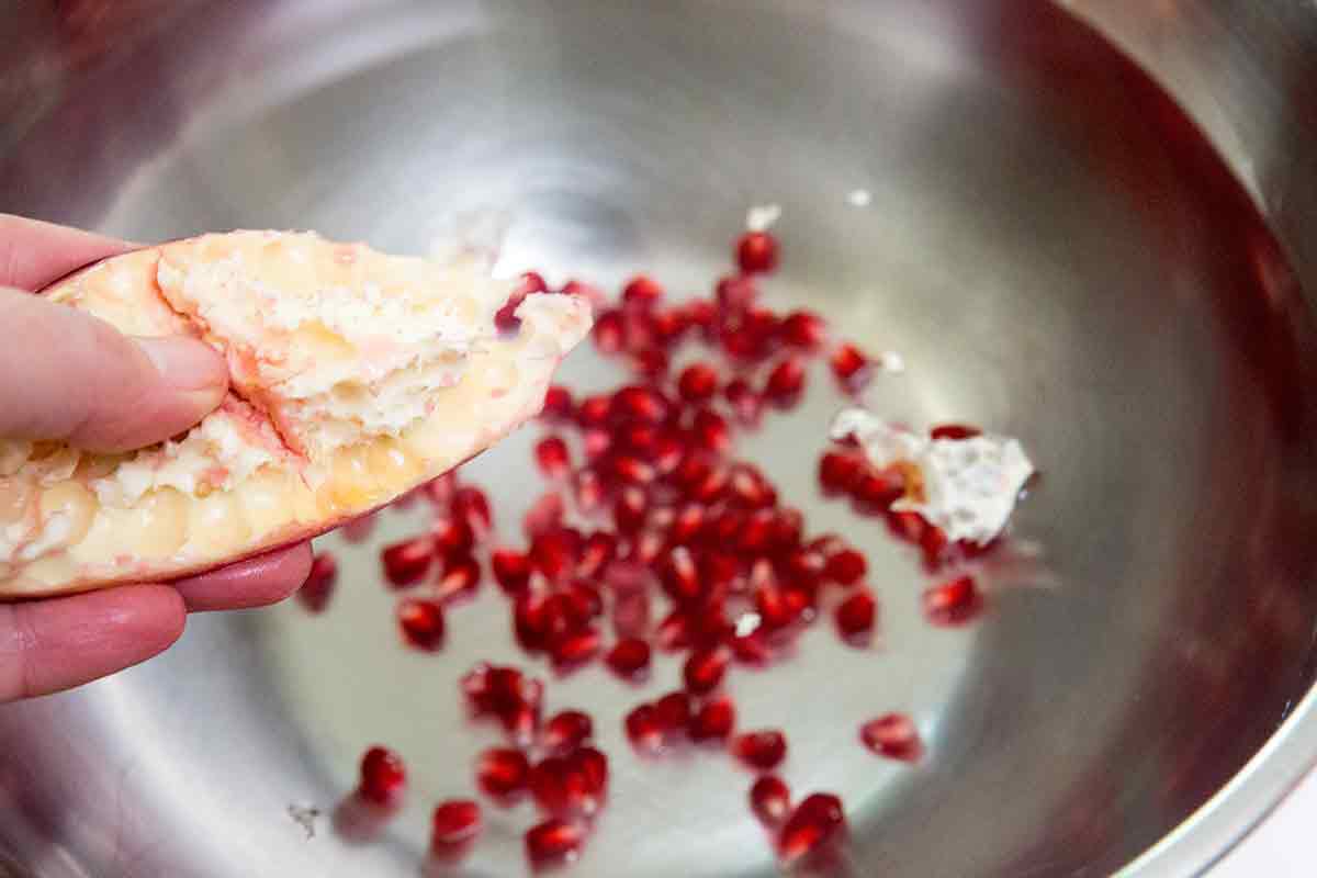 how to eat a pomegranate - removing the seeds