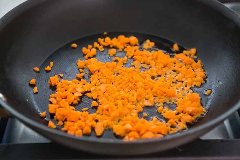 Sloppy Joes saute the carrots