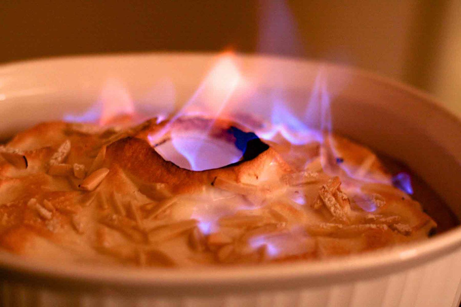 Le Tallyrand flambe meringue dessert