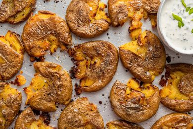 Crispy smashed potoates