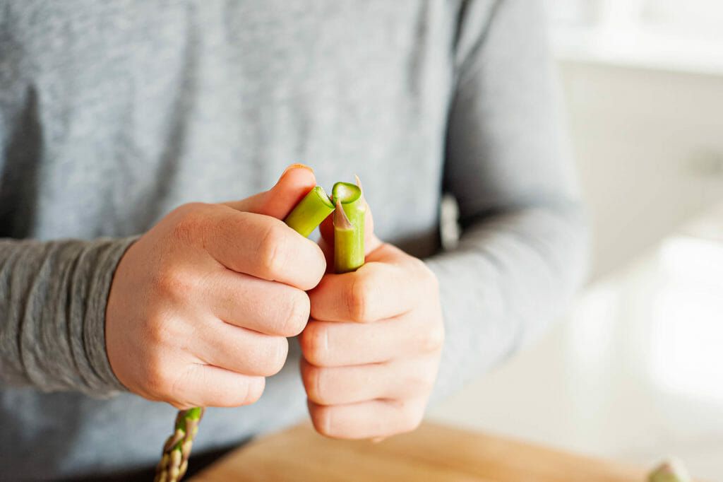 where to snap asparagus