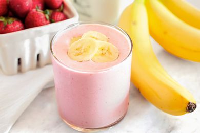 Smooth strawberry banana smoothie